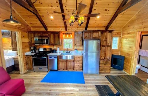 Twin Mountain Villa | B1 NEW Awesome Tiny Home with AC Mountain Views Minutes to Skiing Hiking Attractions