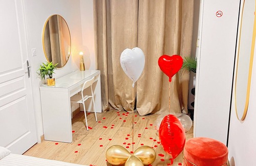 Bondy Apartment | B15 Jacuzzi 5 Étoile par Villa Dengous