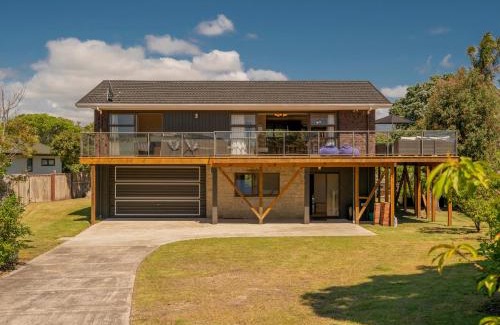 Pauanui House | Bach on Boulevard - Pauanui Holiday Home