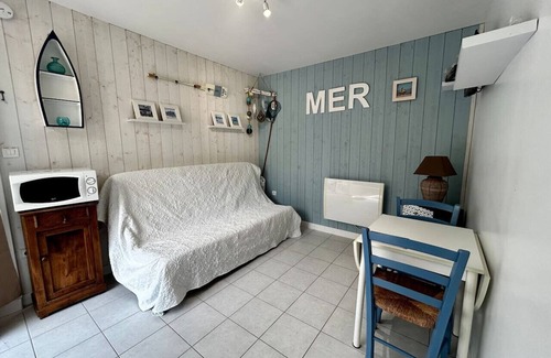 Vandre House | Back from the beach - Ideally located