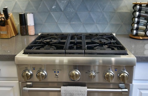 Las Vegas House | Backyard Oasis, heated pool/spa, bbq, cov pergola, away from dwtn noise