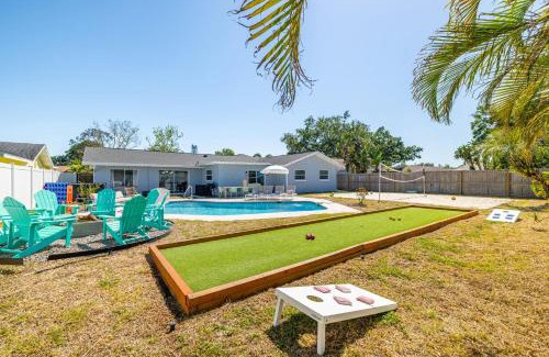 Seminole House | Backyard Oasis w Sand Volleyball Mins to Beach