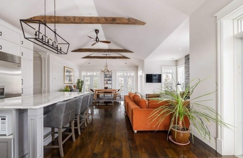 Frontenac House | Badger's Sett - Estate on point with hot tub