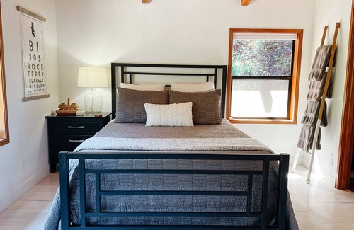 Bainbridge Island House | Bainbridge Island Crows Nest - Watch Life Sail By