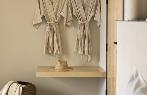 Warm Sands Hotel | Baja-Inspired Two-Bedroom Suite in the Heart of Palm Springs