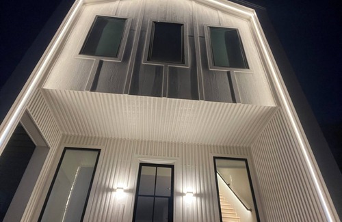 Medicine Park House | Balance-Hot Tub, Spa, Cabin in Medicine Park, King Beds, Gym, Sauna and WIFI