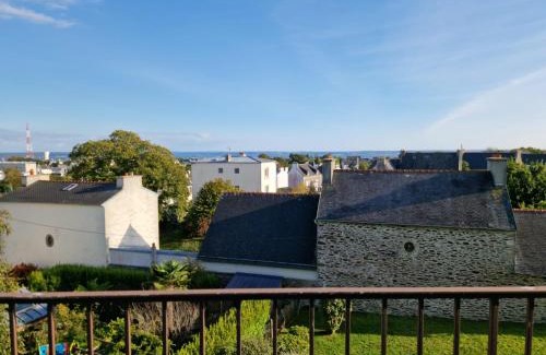 Saint-Pierre Apartment | Balcon sur la rade - Appartement 2 chambres - Pour famille & pros
