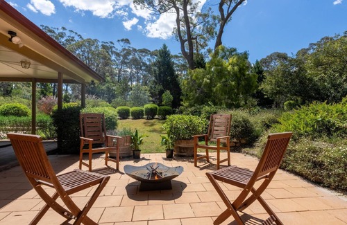Bundanoon House | Balmaghie - charming, secluded 7 acre rural retreat in the Southern Highlands