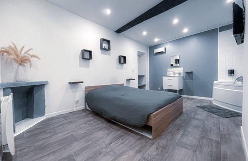 Varzy Apartment | Balneo bath accommodation