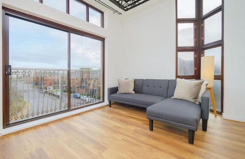 Liverpool Apartment | Baltic Dockside Apartment, Free Parking