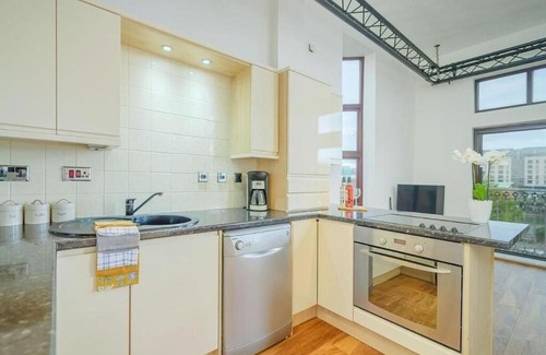 Liverpool Apartment | Baltic Dockside Apartment, Free Parking