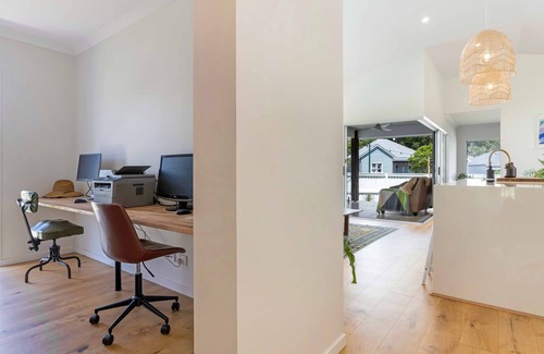 Bangalow House | Bangalow Breeze - Lovely pool - Walk to centre