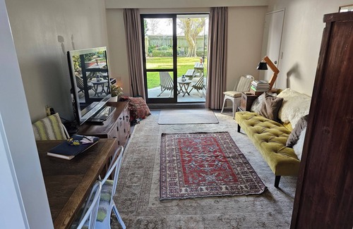 Bluff Hill Apartment | Banleigh Apartment - your home away from home