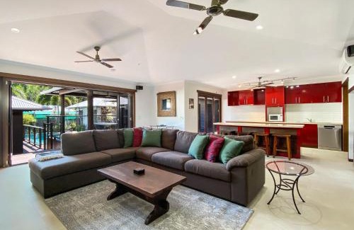 Horseshoe Bay House | Banyak Villa