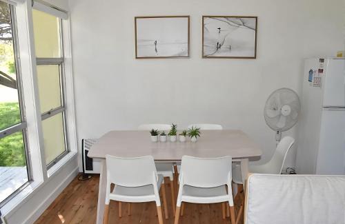 Tomakin House | Barefoot Bungalow managed by Batemans Bay Accom