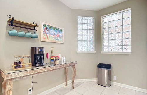 Tropical Cove House | Barefoot Bungalow Retreat. Pool and golf included