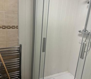 Treforest House | Bargain room minuites from train station