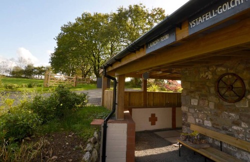 Margam House | Barn 2 - Cow in Ystradgynlais