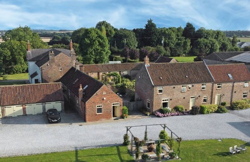 Beverley Cottage | Barn House, Broadgate Farm Cottages - sl 8 in 4 bedrooms