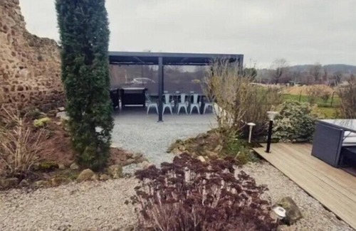 Chassenon House | Barn Long House with private pool, good for families, golf, walking and cycling