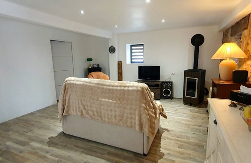 Senaillac-Latronquiere House | Barn with converted dovecote