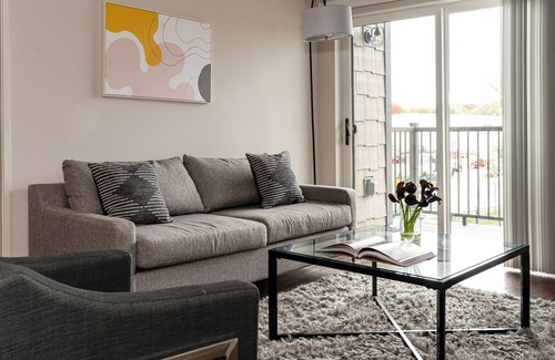 Middleton Apartment | Barsala | Cozy 2BD with convenient access to a European-style Food Hall & Market