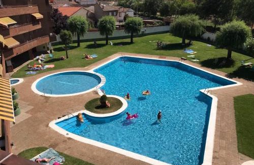 Villamanan Apartment | BaruHaus triplex piscina y parking