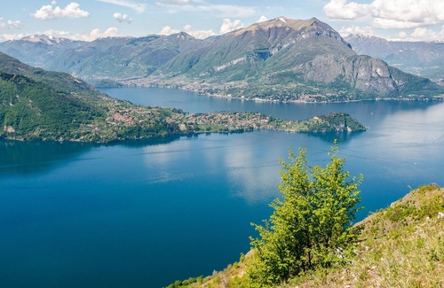 Azzano Villa | BASKING IN SUNSHINE WITH 180° LAKE VIEWS OVERLOOKING THE MAJESTIC MOUNTAINS&COMO