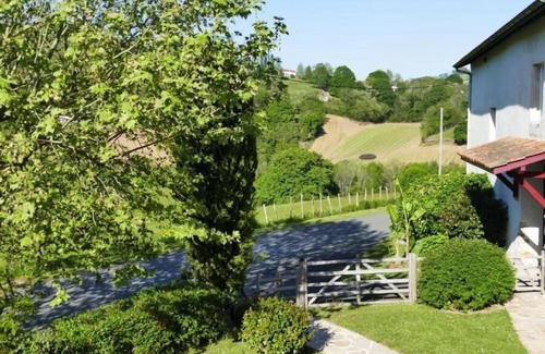 Louhossoa Apartment | BaskoParadis - Maisonette FeWo - Terrace - View