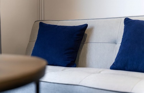 Newton St Loe House | Bath 2-BR Retreat w/Hot Tub & Parking/WiFi Close To City Centre Pet Friendly