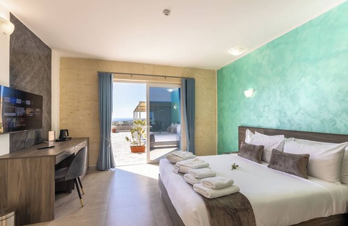 Xewkija Hotel | Battista Guesthouse with Pool-room 3