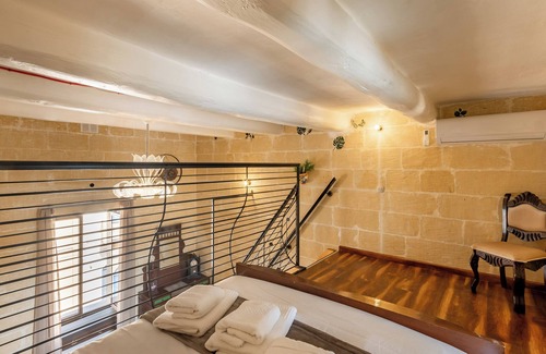 Xewkija Hotel | Battista Guesthouse with pool-apart 7