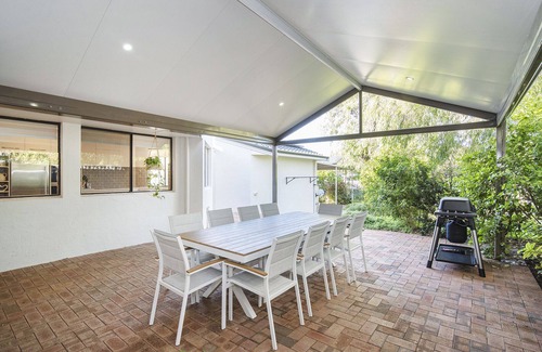 Abbey House | BAWDEN HOUSE - Beachfront Comfort & Style