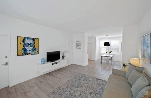 Miami Beach Apartment | Bay apt 3 · Cozy 2 Bedroom in the heart of South Beach & WiFi.