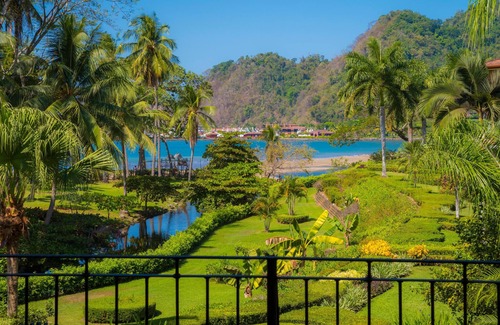 Herradura Apartment | Bay Residence 7C - 3 bdr 2 Bath