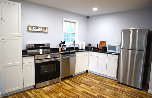 Tobyhanna Ski Chalet | Bay Shore Chalet in The Heart of Poconos