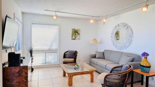Little River Apartment | Bay Tree Great 1BR condo in Little River