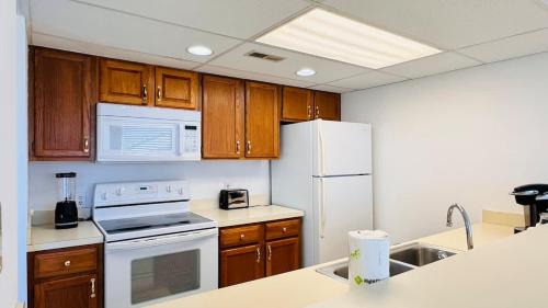 Little River Apartment | Bay Tree Great 1BR condo in Little River