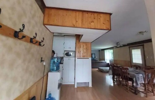 Hope Bay House | Bayfront Rustic Cottage | 4Br + Pet Friendly