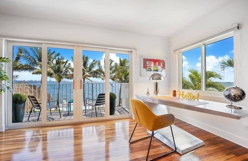 Seybold Villa | Bayfront Villa Heated Pool Amazing Views and Beach Access