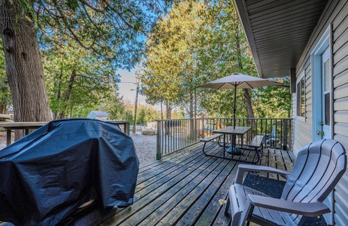 Wiarton Cottage | Bayshore Cottages: The Oahu