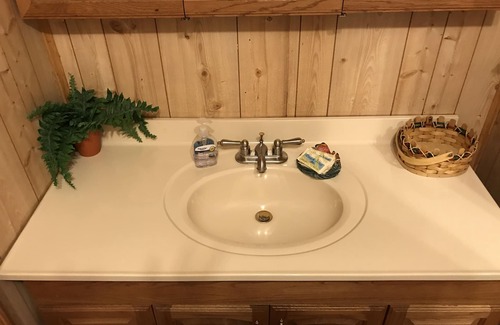 Port O Connor Cabin | Bayshore Lodge 123 Cabin #1 Rental Port O Connor TX