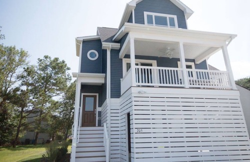 Caine Woods House | Bayside Bliss is the perfect beach getaway and a short walk from the beach