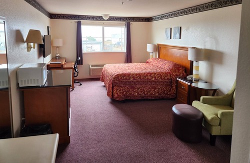 Crescent City Hotel | Bayview Inn