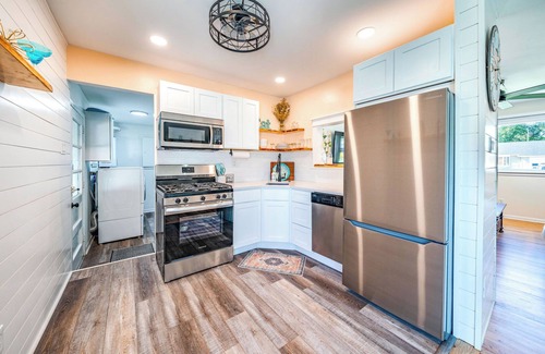 Somers Point House | Bayview Retreat 2BR/2BA Cozy Fire Pit Near Ocean City