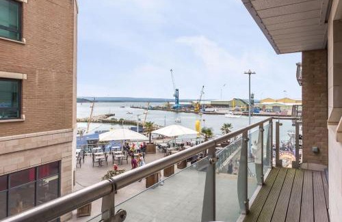 Poole Apartment | Baywatch - Private Balcony Overlooking Poole Quay