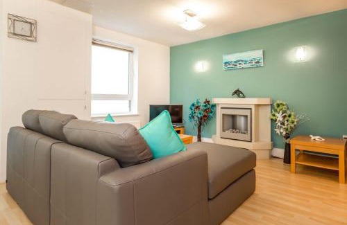 Poole Apartment | Baywatch - Private Balcony Overlooking Poole Quay
