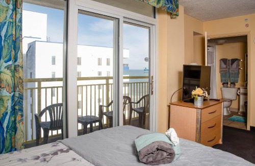 Crescent Beach Apartment | Baywatch Resort