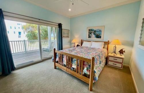 Plantation House | Beach Blessing-Private Pool-Pet Friendly