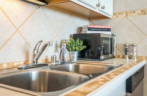 Kihei Condo | Beach Bliss Retreat | Walk to Surf & Dining